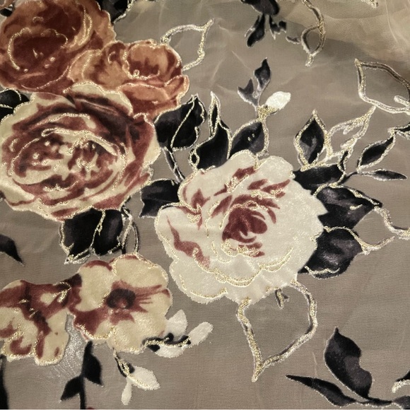 Handcrafted Cream Pink Black Soft Luxury Scarf - Picture 4 of 4